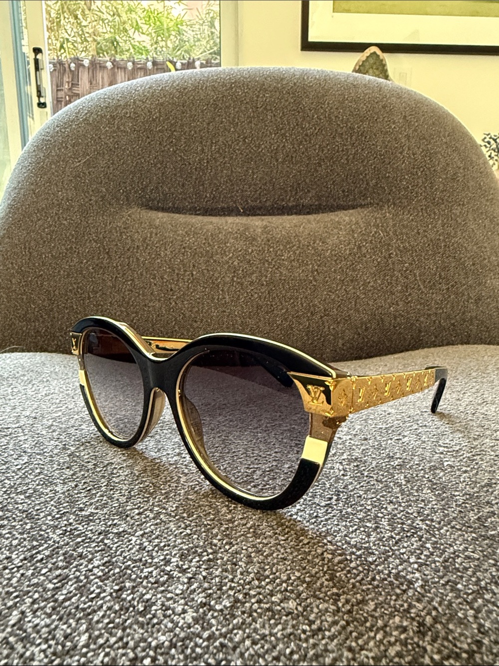 Louis Vuitton Black and Gold Women's Sunglasses - Logo Accent